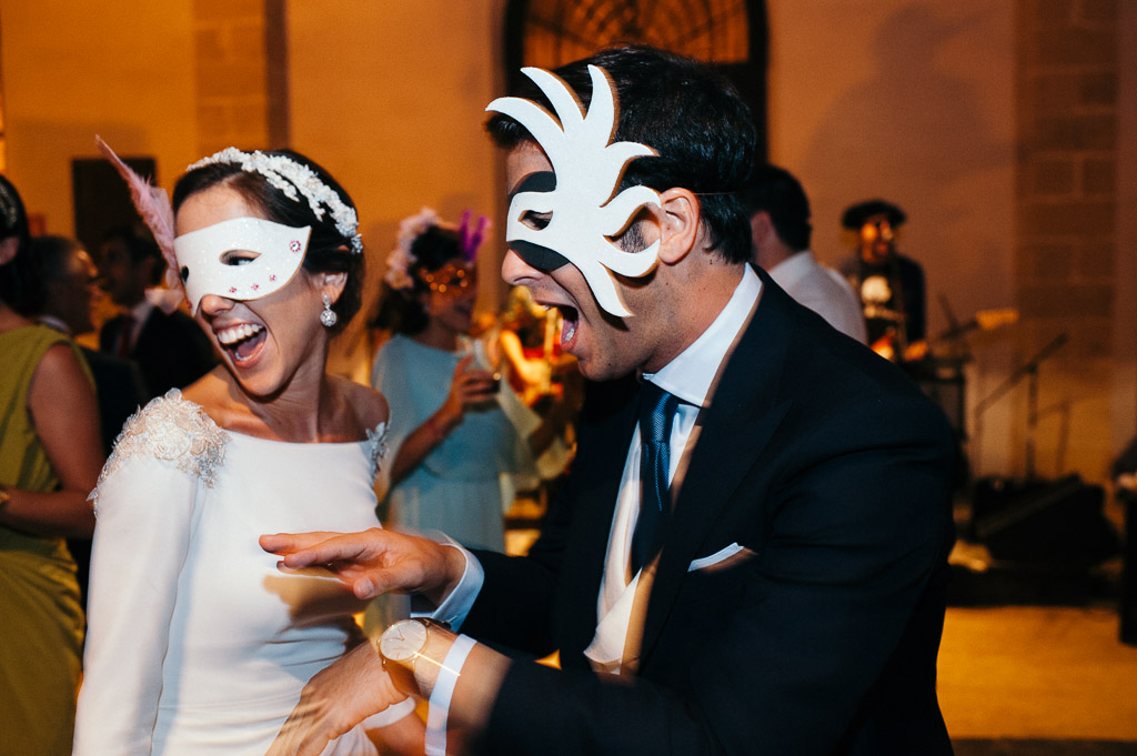 Espectacular y divertida boda en las bodegas Gonzalez Byass en Jerez