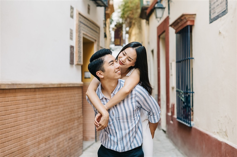 couple photoshoot in Santa Cruz Seville