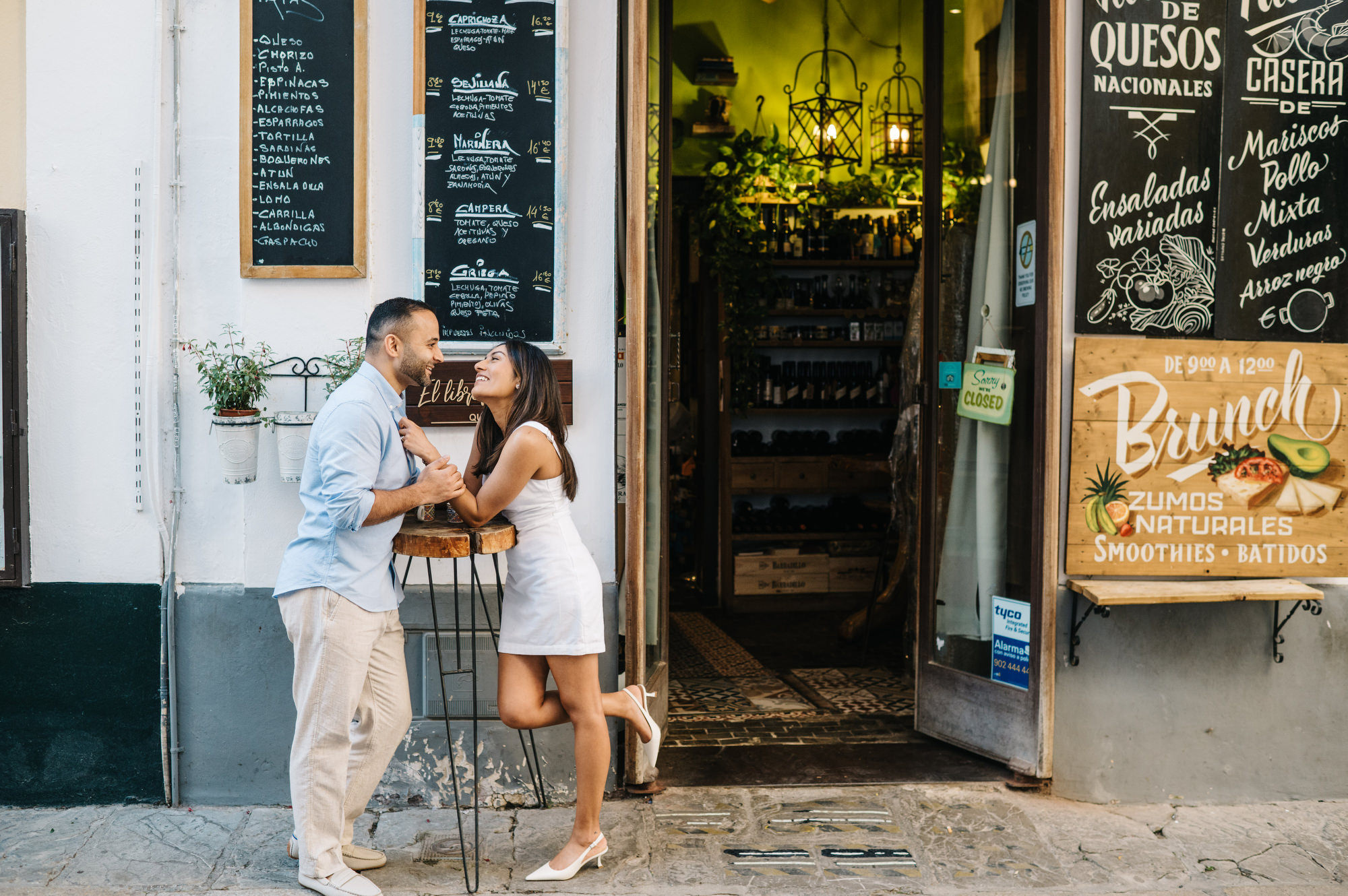 Romantic photoshoot in Seville Spain
